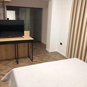 Camera standard con letto king size